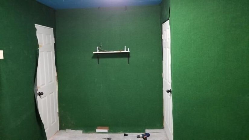 Cat's paradise with his own hands: the guy converted the basement into a room for his dead brother's pets Cat's paradise with his own hands: the guy converted the basement into a room for his dead brother's pets