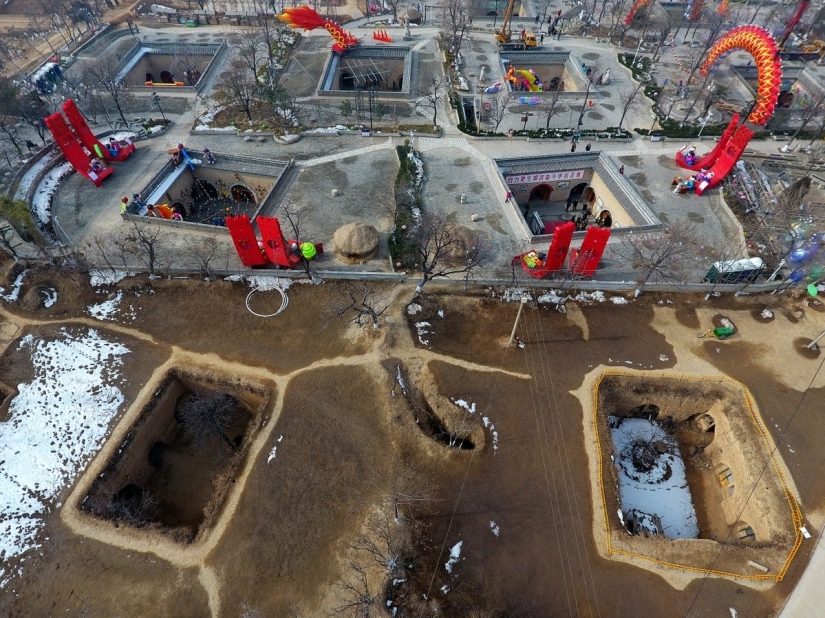 Cavemen: Why thousands of Chinese still live in dungeons