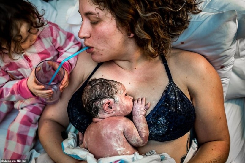Celebración de la vida: las primeras lágrimas, alegría, llanto y dolor en las fotos del concurso anual "El nacimiento se convierte en ella"
