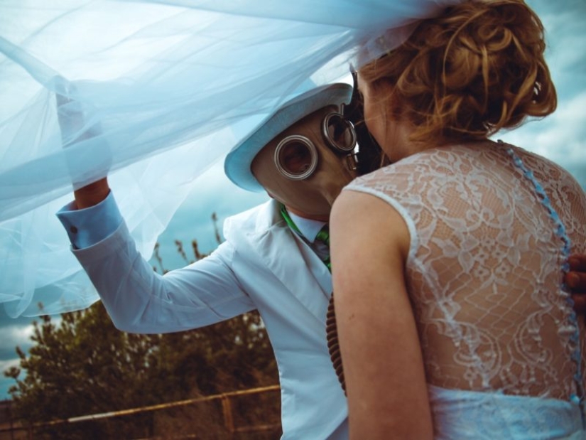 Celebración severa: una pareja de Chelyabinsk organizó una sesión de fotos de boda con máscaras antigás