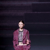 Chanel evokes cinematic glamour at Paris Fashion Week Chanel evokes cinematic glamour at Paris Fashion Week