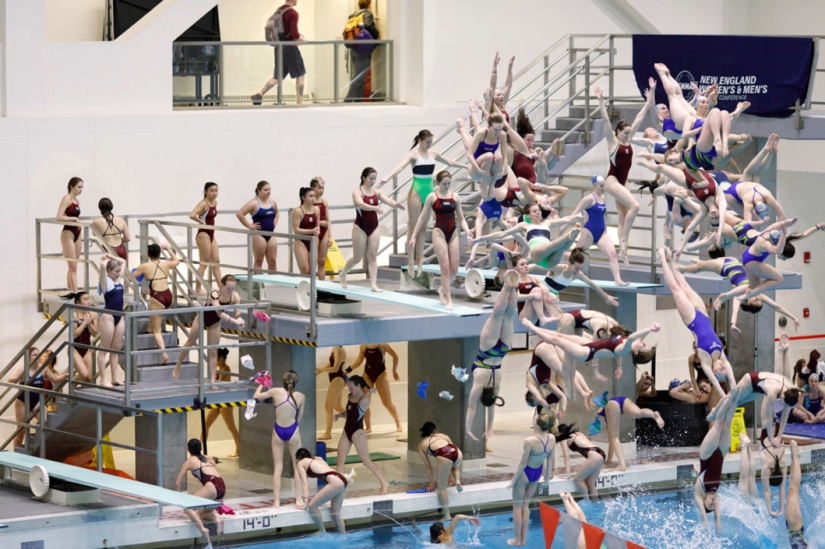 Chaos and dynamics of sports competitions in Pelle Kassa collages Chaos and dynamics of sports competitions in Pelle Kassa collages