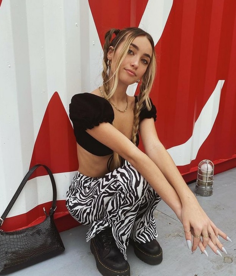 Charming ticktockers Ashlyn Bischoff and her bikini collection