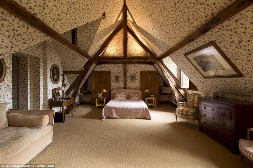 Cheaper than a glass of wine: a 15th-century French castle is being sold at auction for one euro Cheaper than a glass of wine: a 15th-century French castle is being sold at auction for one euro