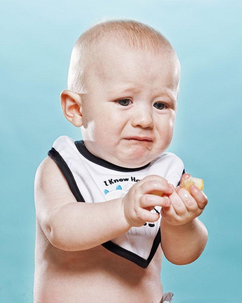Children and lemon – the first meeting in a fun photo project