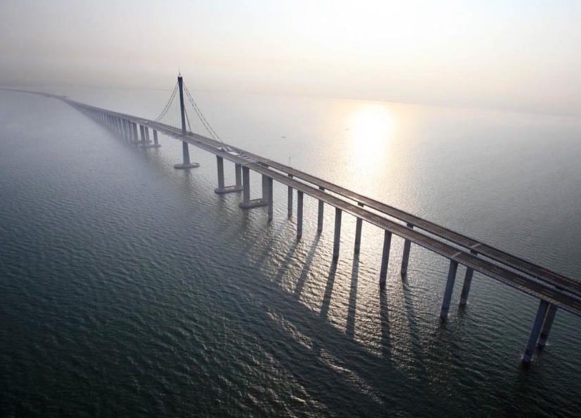 China has built the world's longest sea bridge China has built the world's longest sea bridge