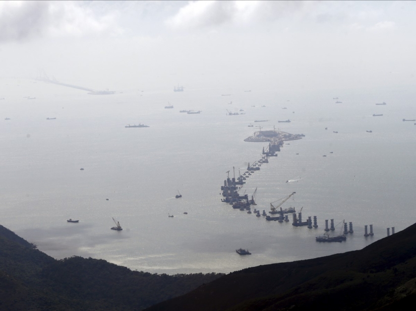 China has built the world's longest sea bridge China has built the world's longest sea bridge