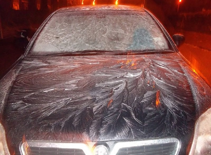 Cómo el invierno convierte los coches en obras de arte