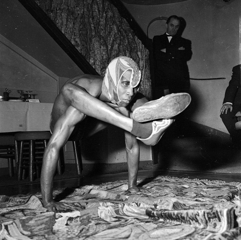Cómo era el yoga en el siglo pasado: curiosas fotos antiguas Cómo era el yoga en el siglo pasado: curiosas fotos antiguas