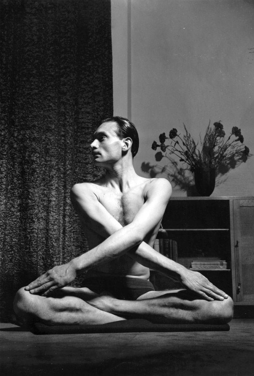 Cómo era el yoga en el siglo pasado: curiosas fotos antiguas Cómo era el yoga en el siglo pasado: curiosas fotos antiguas