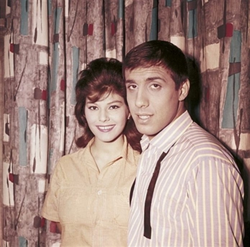 Cómo era la hermosa Claudia Mori, la esposa de Adriano Celentano, en su juventud Cómo era la hermosa Claudia Mori, la esposa de Adriano Celentano, en su juventud
