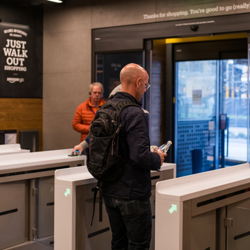 Cómo funciona un supermercado de Amazon, donde no hay vendedores ni cajeros Cómo funciona un supermercado de Amazon, donde no hay vendedores ni cajeros
