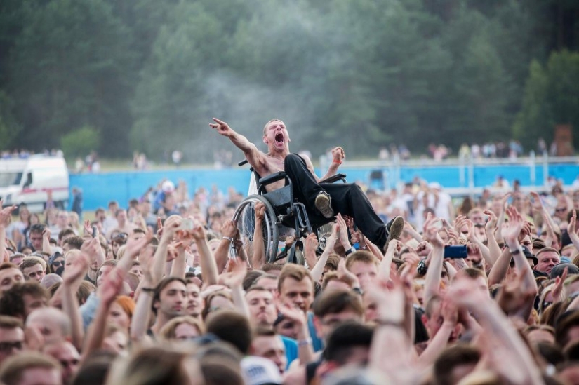 Cómo hacer una hermosa foto y obtener un póster para una película? Esta persona sabe la respuesta con certeza Cómo hacer una hermosa foto y obtener un póster para una película? Esta persona sabe la respuesta con certeza