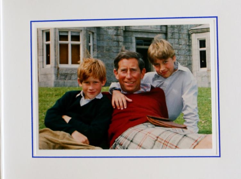 Cómo la familia real de Gran Bretaña ha estado deseando Feliz Navidad durante los últimos 65 años Cómo la familia real de Gran Bretaña ha estado deseando Feliz Navidad durante los últimos 65 años