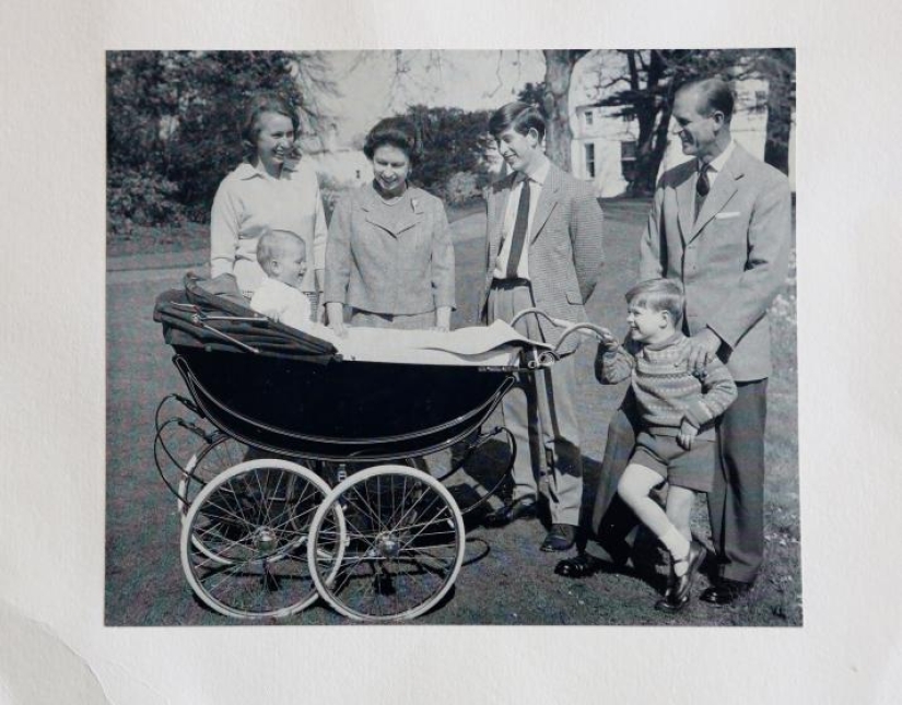 Cómo la familia real de Gran Bretaña ha estado deseando Feliz Navidad durante los últimos 65 años Cómo la familia real de Gran Bretaña ha estado deseando Feliz Navidad durante los últimos 65 años