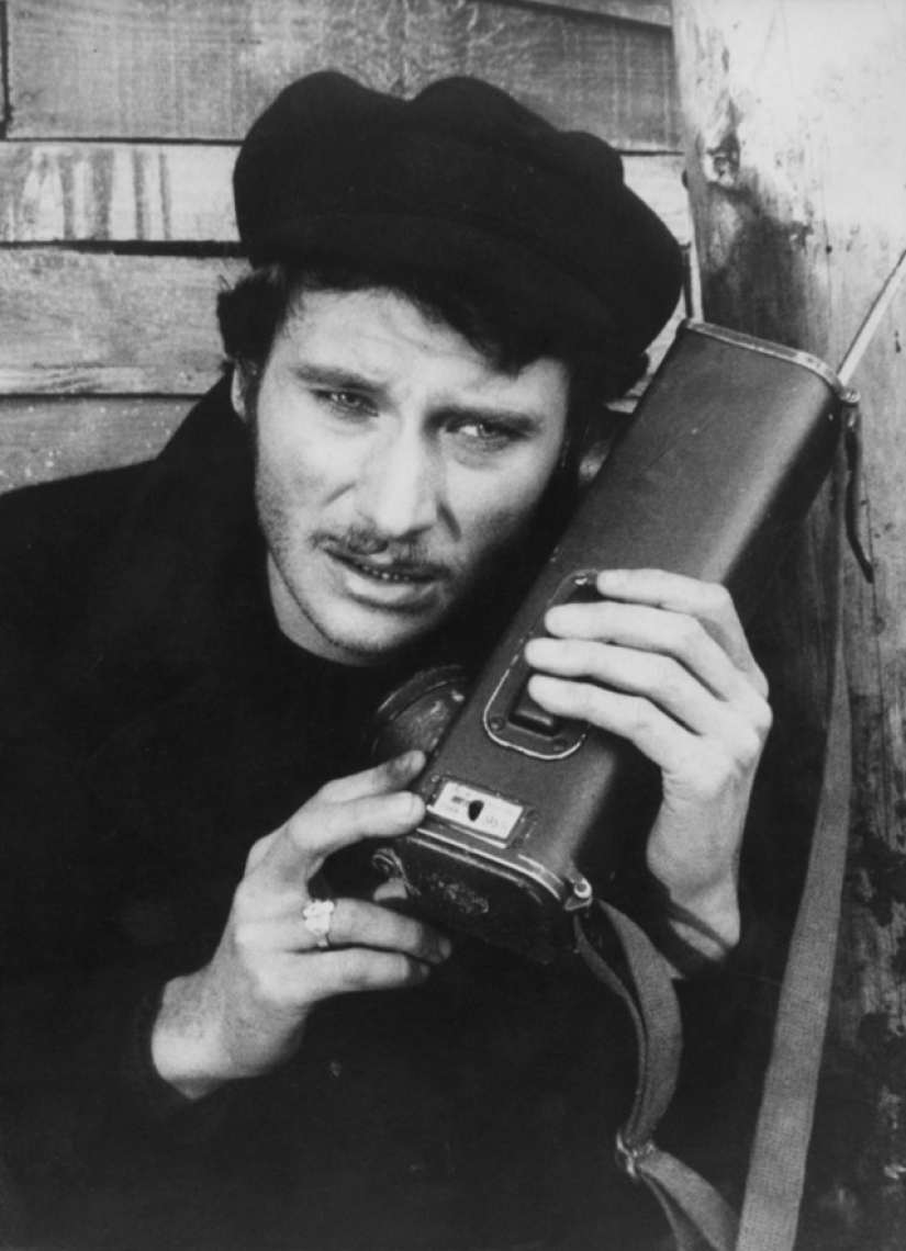 Cómo la gente esperaba los teléfonos móviles: 18 fotos del pasado Cómo la gente esperaba los teléfonos móviles: 18 fotos del pasado