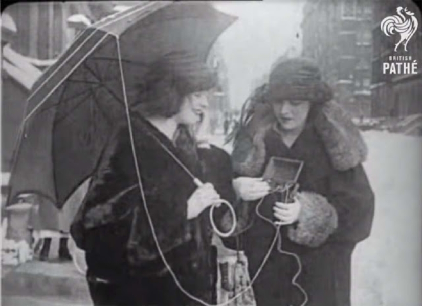 Cómo la gente esperaba los teléfonos móviles: 18 fotos del pasado Cómo la gente esperaba los teléfonos móviles: 18 fotos del pasado