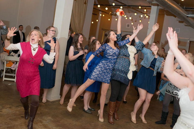 Cómo los niños, los animales y los invitados echan a perder las fotos de la boda Cómo los niños, los animales y los invitados echan a perder las fotos de la boda