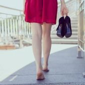 Cómo no frotarse los pies: TOP 7 trucos para la vida laboral