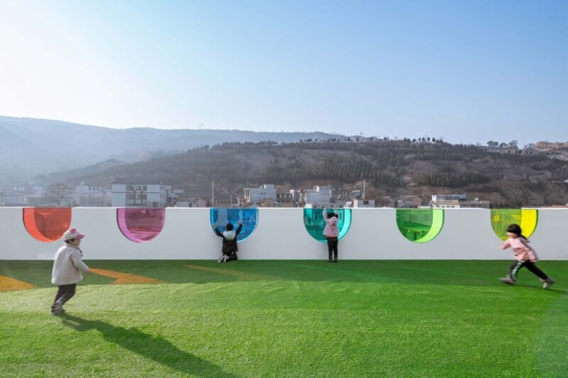 Cómo se ve el jardín de infantes más hermoso en forma de pastel de caleidoscopio Cómo se ve el jardín de infantes más hermoso en forma de pastel de caleidoscopio