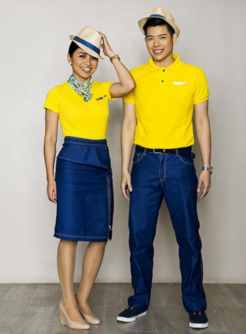 ¿Cómo se ve el uniforme de los asistentes de vuelo en diferentes aerolíneas? ¿Cómo se ve el uniforme de los asistentes de vuelo en diferentes aerolíneas?