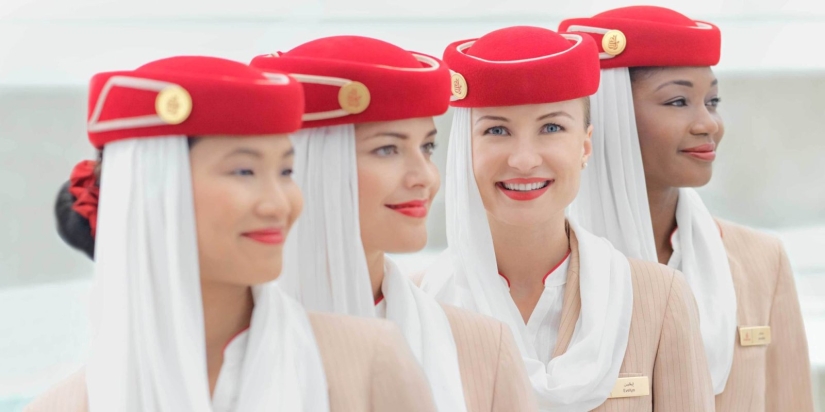 ¿Cómo se ve el uniforme de los asistentes de vuelo en diferentes aerolíneas? ¿Cómo se ve el uniforme de los asistentes de vuelo en diferentes aerolíneas?