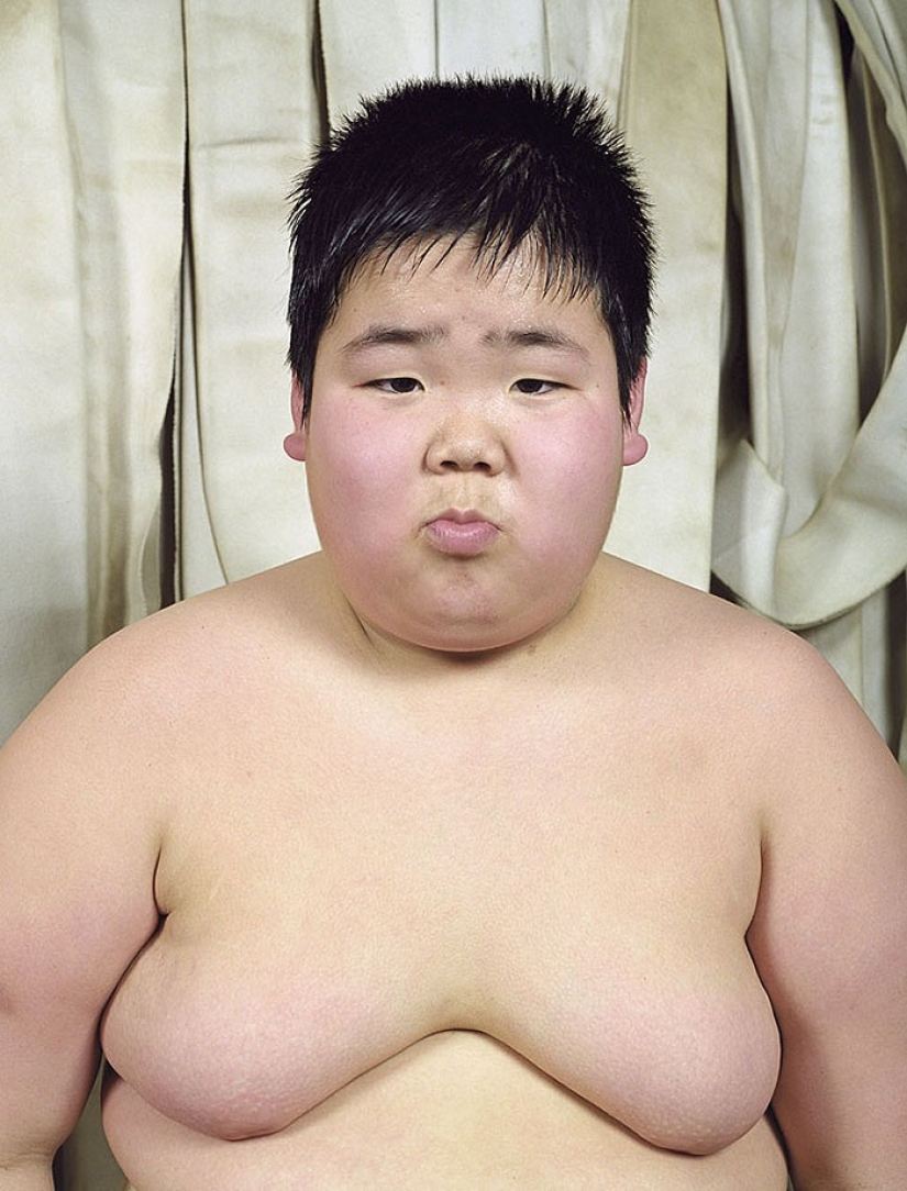 Cómo se ven los luchadores de sumo en la infancia y la juventud