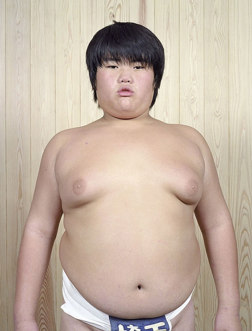 Cómo se ven los luchadores de sumo en la infancia y la juventud