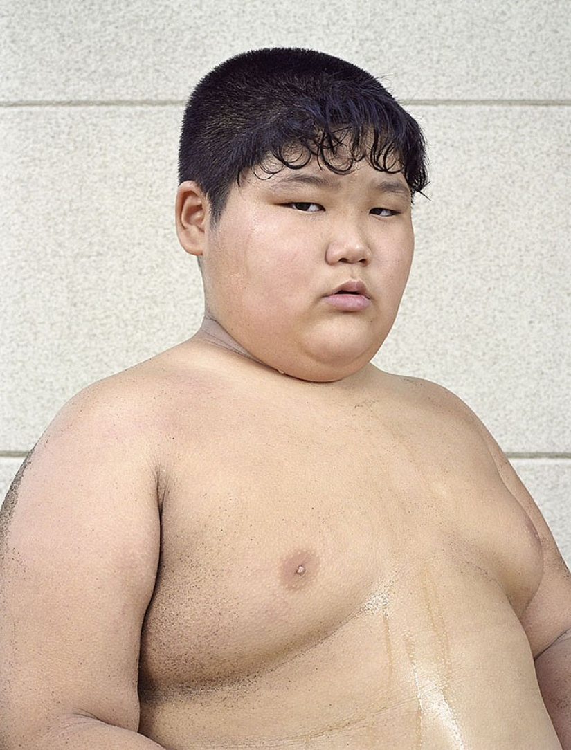 Cómo se ven los luchadores de sumo en la infancia y la juventud