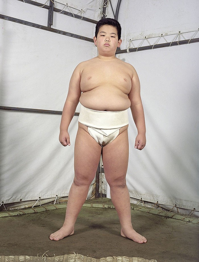 Cómo se ven los luchadores de sumo en la infancia y la juventud