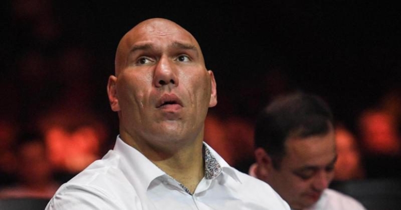 Cómo son la esposa y los hijos del político y boxeador Nikolai Valuev Cómo son la esposa y los hijos del político y boxeador Nikolai Valuev