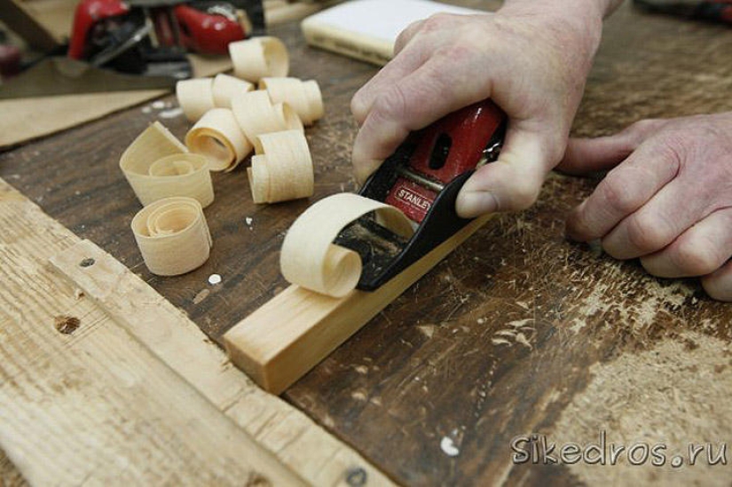 Cómo son las esculturas únicas hechas de virutas de madera
