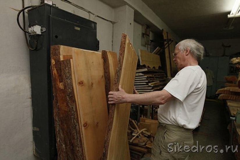 Cómo son las esculturas únicas hechas de virutas de madera