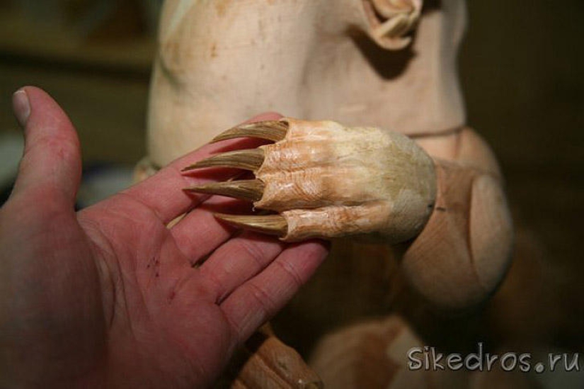 Cómo son las esculturas únicas hechas de virutas de madera
