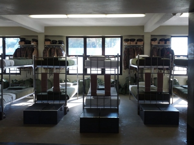 Cómo son los barracones, dónde viven y entrenan los marines estadounidenses