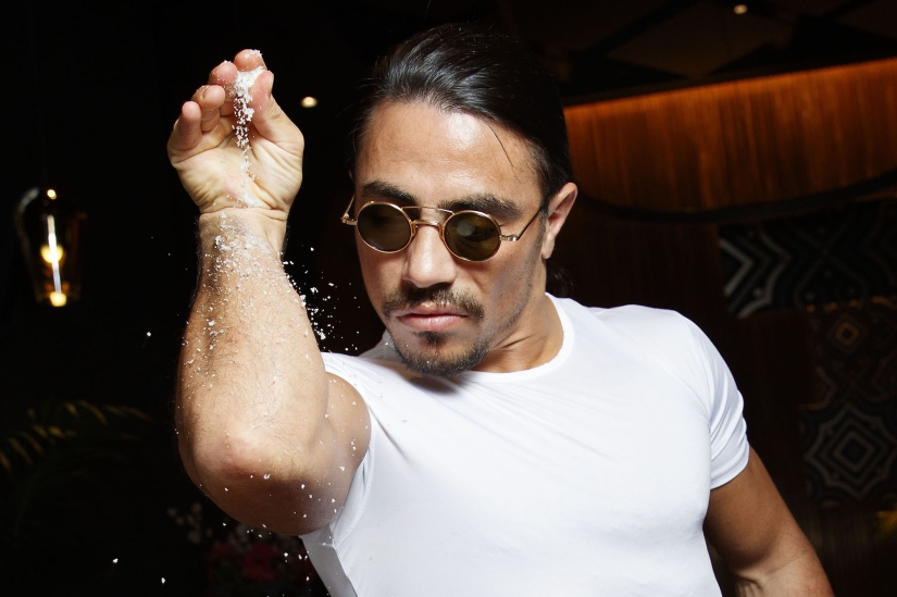 Cómo un simple cocinero se convirtió en una estrella y alimentó a Kadyrov con un cuchillo: el camino de Salt Bae a la fama mundial