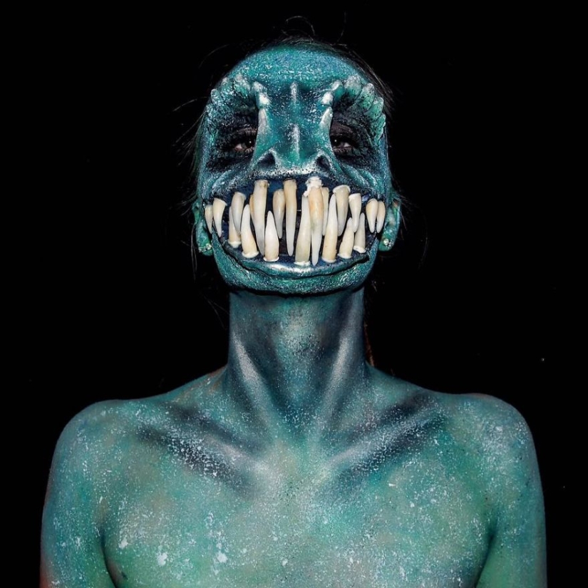 Cómo una niña de 18 años se convierte en un monstruo Cómo una niña de 18 años se convierte en un monstruo