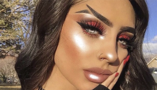 Cola de pez en lugar de cejas: una tendencia nueva y demasiado sofisticada en Instagram