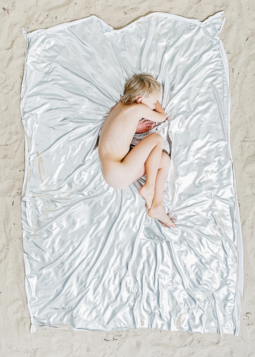 Comfort zone: ordinary holiday-makers in the lens of Tadao Cern