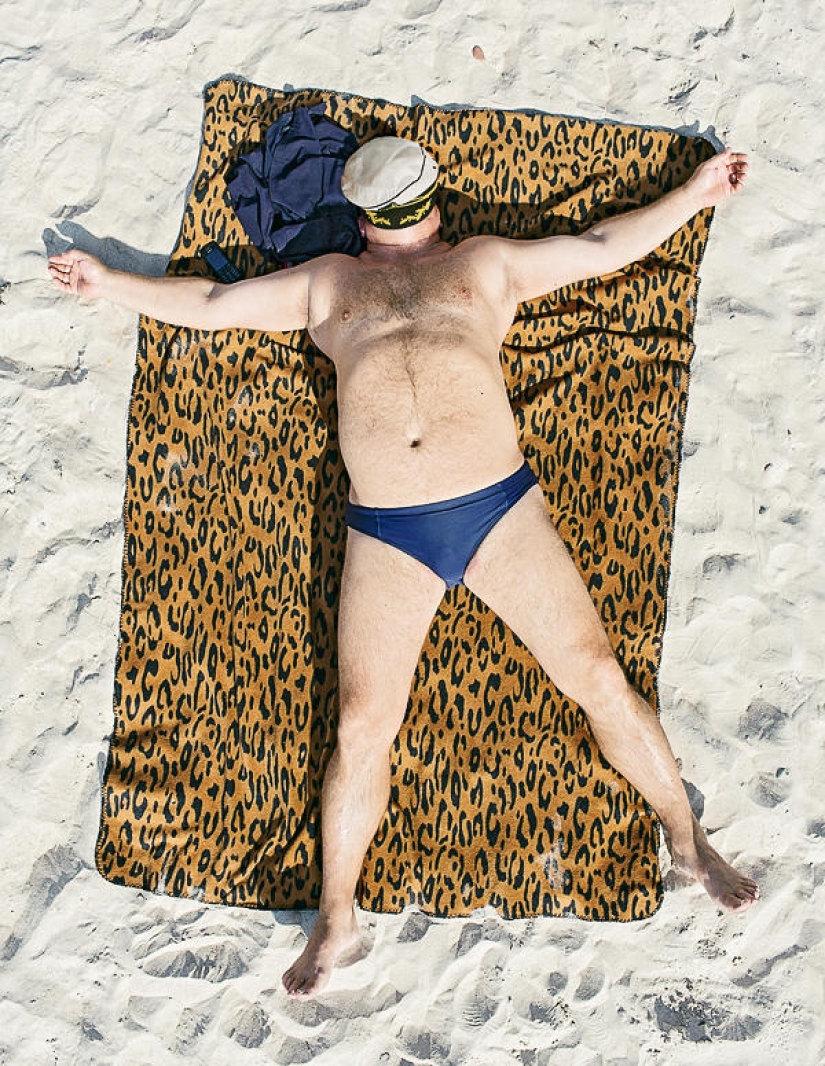 Comfort zone: ordinary holiday-makers in the lens of Tadao Cern