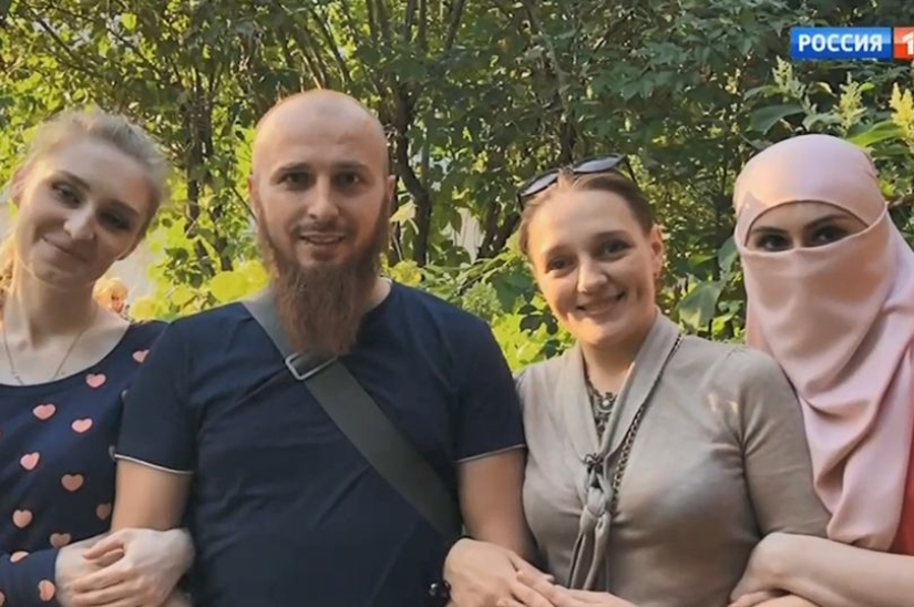 Comrade Sukhov and his three wives: the Russian started a harem and became famous all over the world Comrade Sukhov and his three wives: the Russian started a harem and became famous all over the world