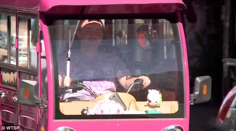 Conoce a este chico se llama Adam y se considera una mujer filipina Conoce a este chico se llama Adam y se considera una mujer filipina