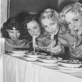 "Contra la censura, por todas las cosas buenas": el escultor de macarrones presentó su visión del Kama Sutra