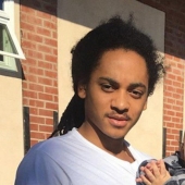 Cool star guys who unexpectedly turned out to be grandfathers for us