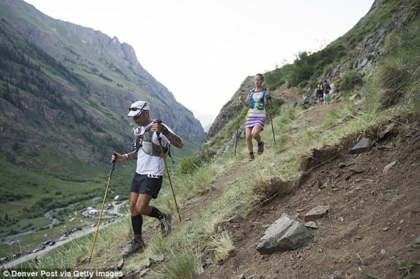 Corredor de maratón ganó cuatro carreras sentado en el baño