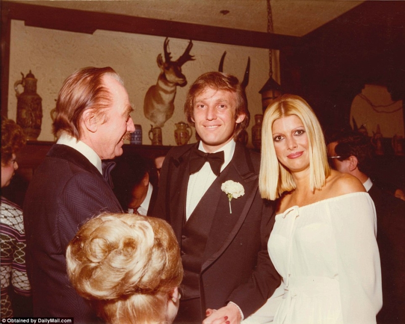 Cozy and homely Donald Trump in pictures from the accidentally surfaced family archive Cozy and homely Donald Trump in pictures from the accidentally surfaced family archive
