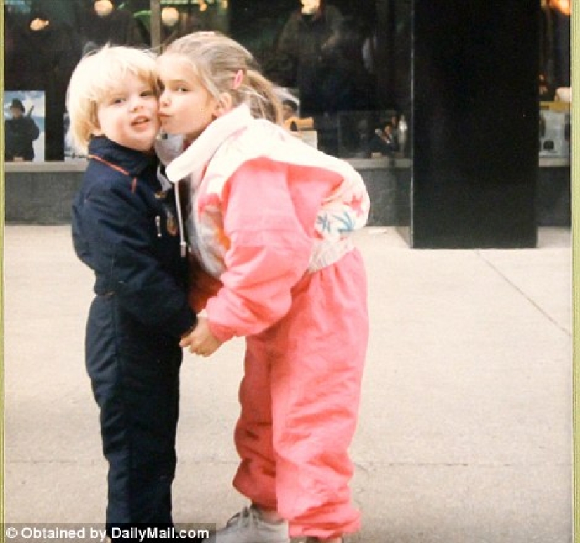 Cozy and homely Donald Trump in pictures from the accidentally surfaced family archive Cozy and homely Donald Trump in pictures from the accidentally surfaced family archive