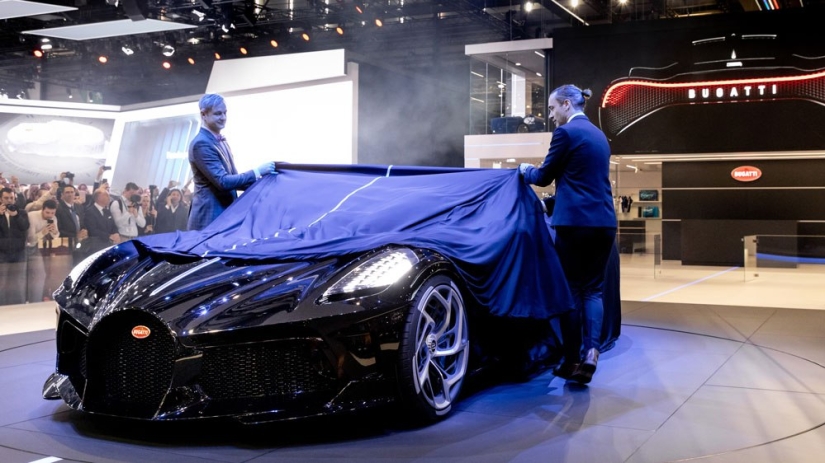 Cristiano Ronaldo compró el coche más caro del mundo — Bugatti La Voiture Noire