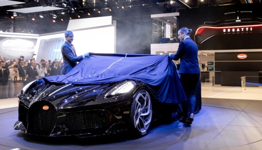 Cristiano Ronaldo compró el coche más caro del mundo — Bugatti La Voiture Noire