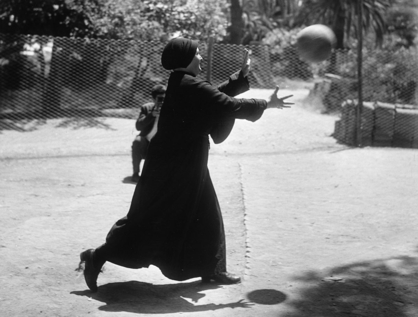 Cross yourself. Pray. Have fun Cross yourself. Pray. Have fun